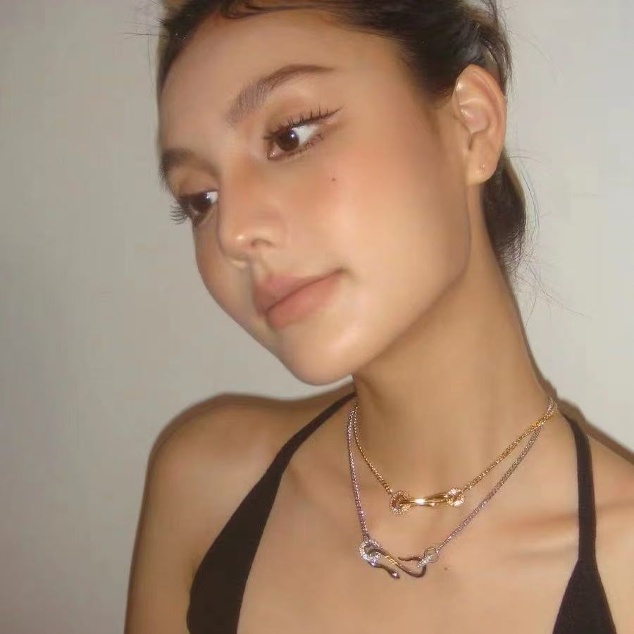 Minimal S-Link Chain Necklace